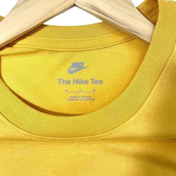 NWOT Nike Embroidered Double Swoosh Pocket Tee - Picture 2 of 4